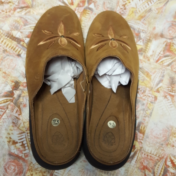 Women's Ariat LIKE NEW leather mules 9.5 - Picture 4 of 10